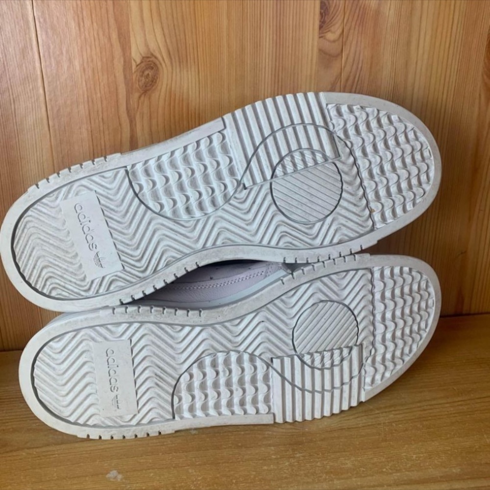 Adidas - Picture 4 of 8